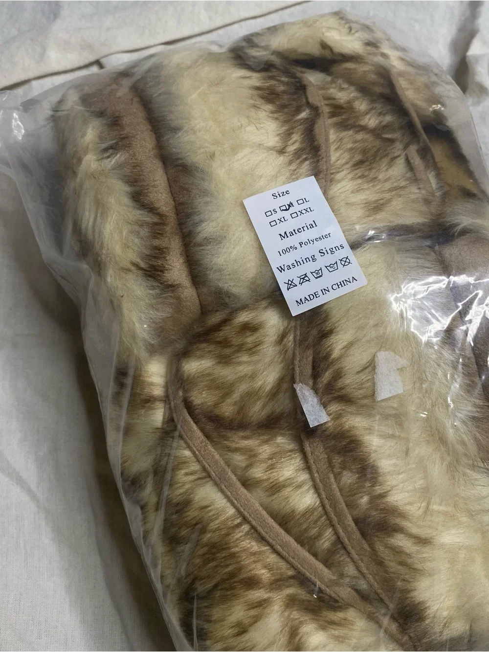 NWT Cozy Faux-Fur Pom Pom Slippers
